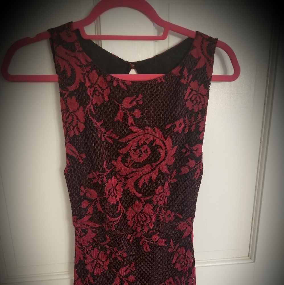 Dress - Picture 3 of 3